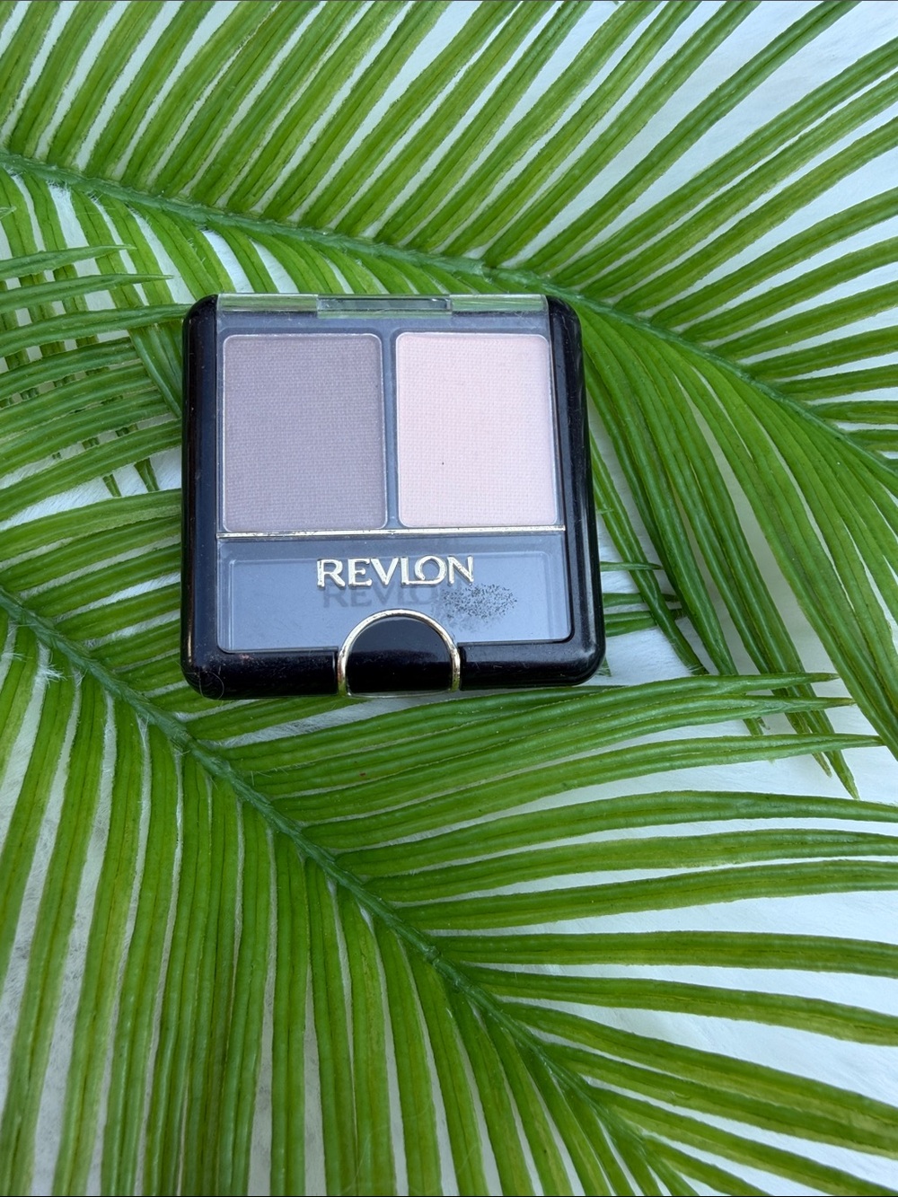 Vintage Revlon Wet/Dry Eyeshadow Duo in Flesh Tones